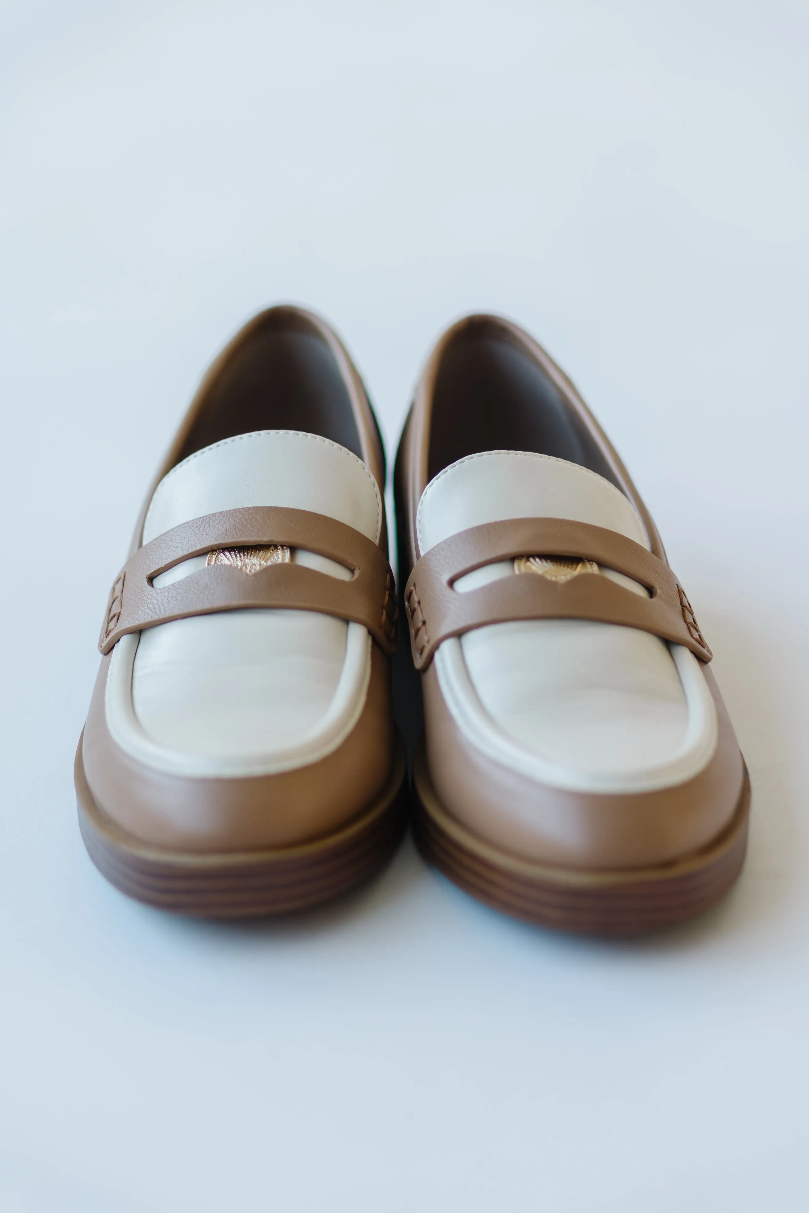 Chinese Laundry: Porter Loafer in Bone   Camel