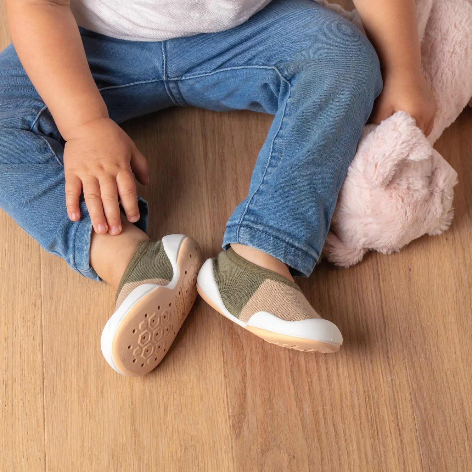 Komuello Baby Shoes - Flat-Color Block Olive