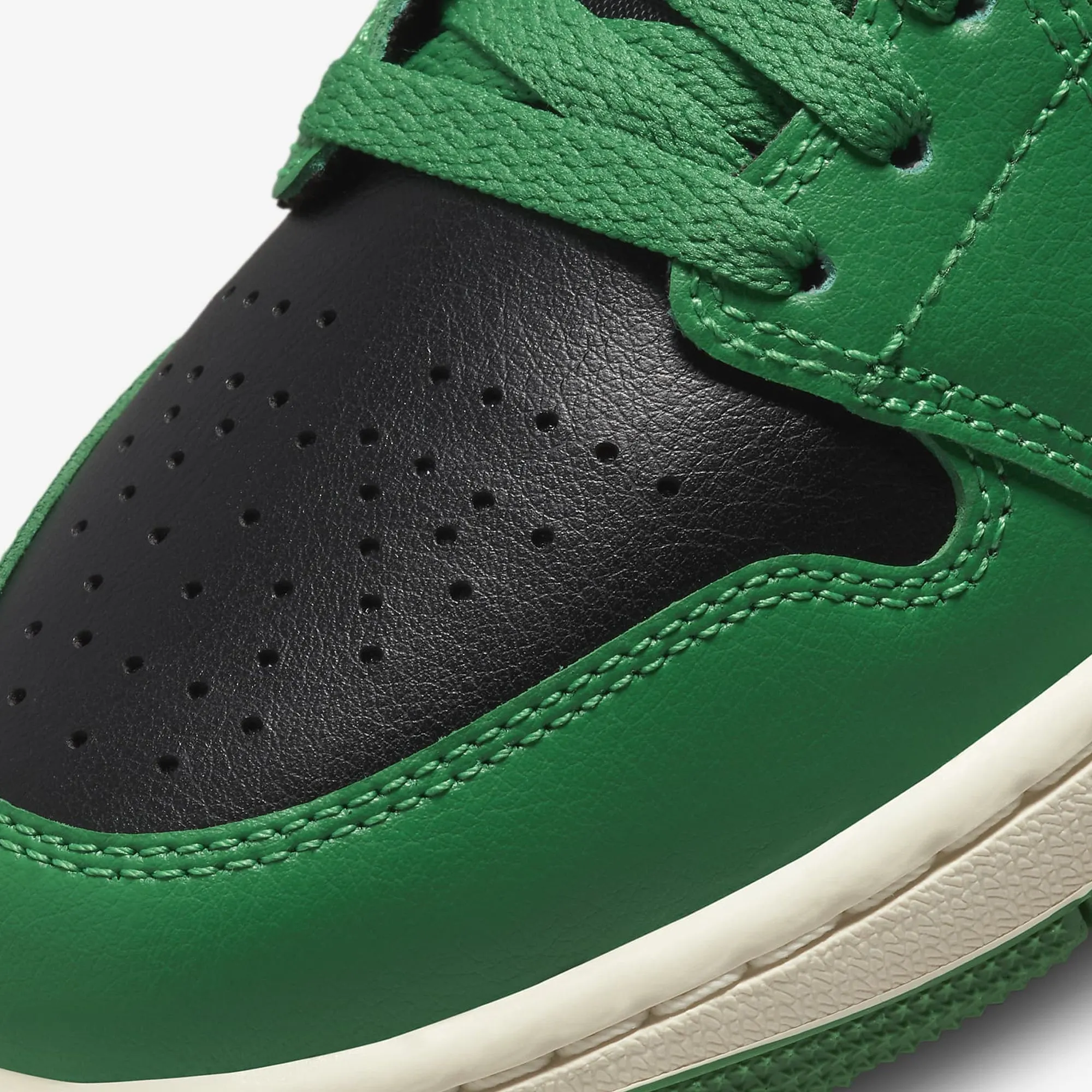 WMN'S AIR JORDAN 1 MID 'BLACK/LUCKY GREEN-AQUATONE-SAIL'