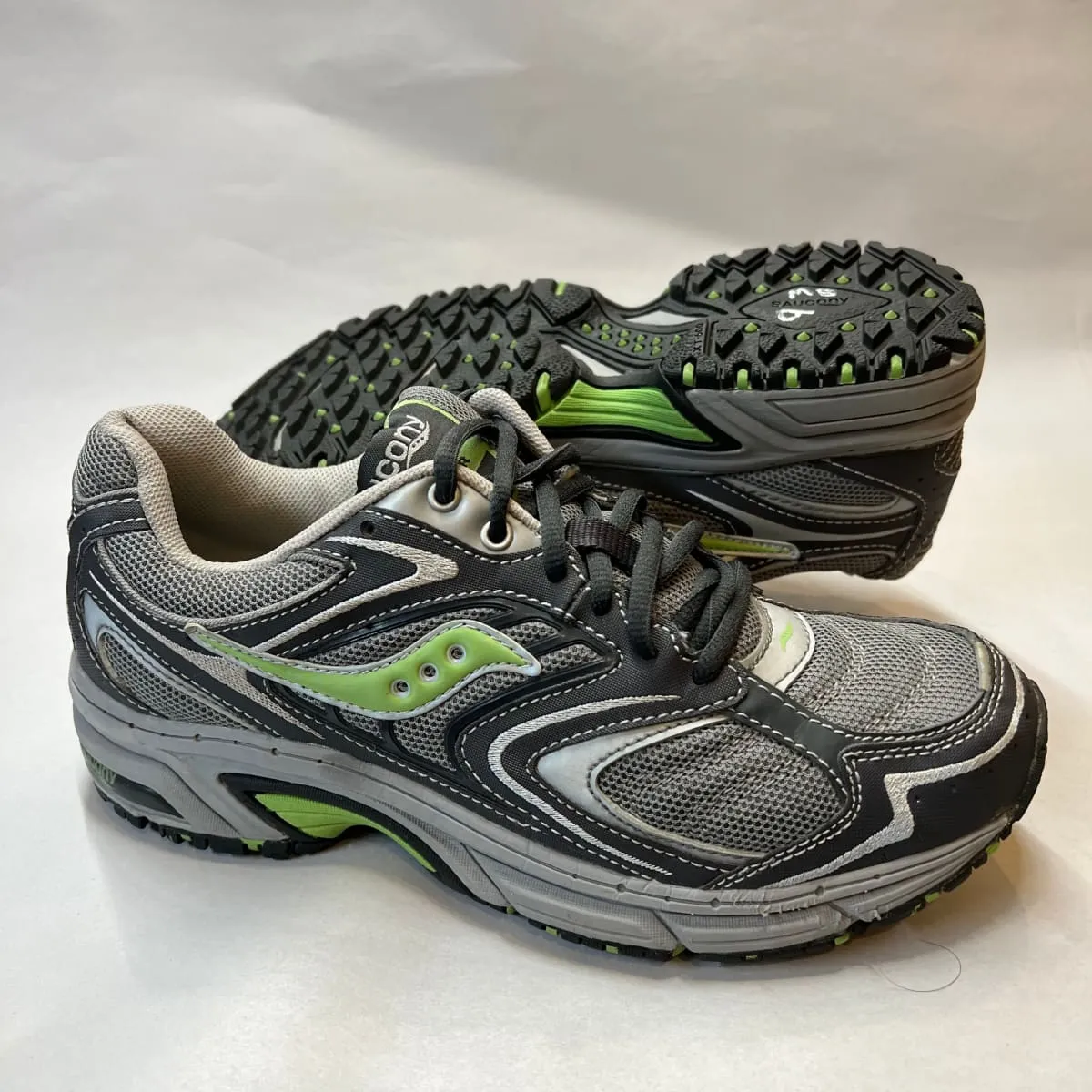 Women's Saucony Ridge TR-Original Trail Running Shoe - Gray/Green- Size 9M Preowned