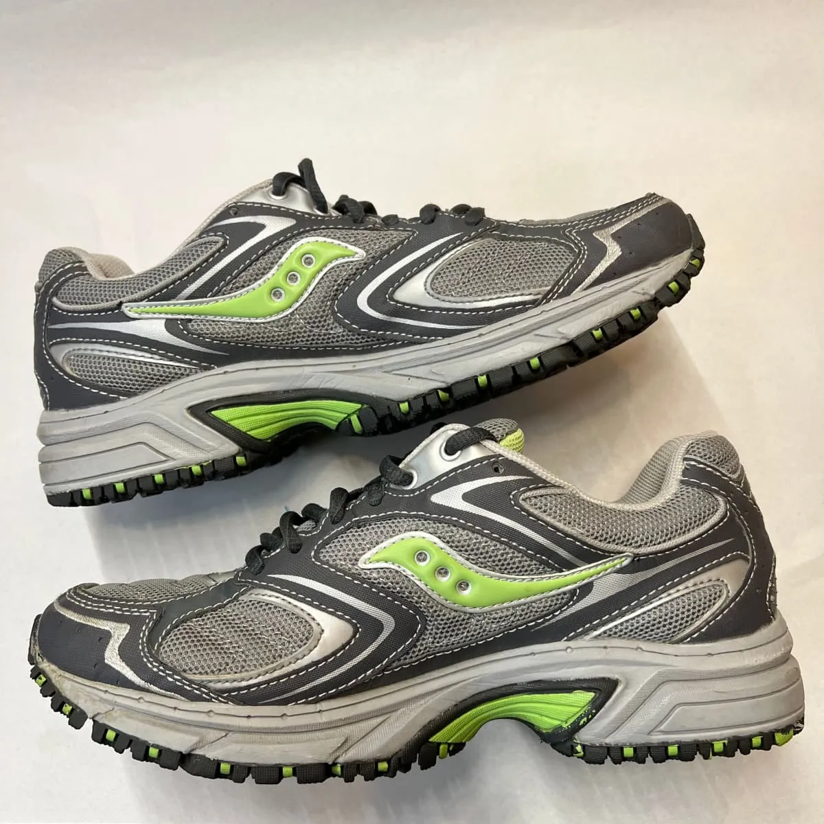 Women's Saucony Ridge TR-Original Trail Running Shoe - Gray/Green- Size 9M Preowned