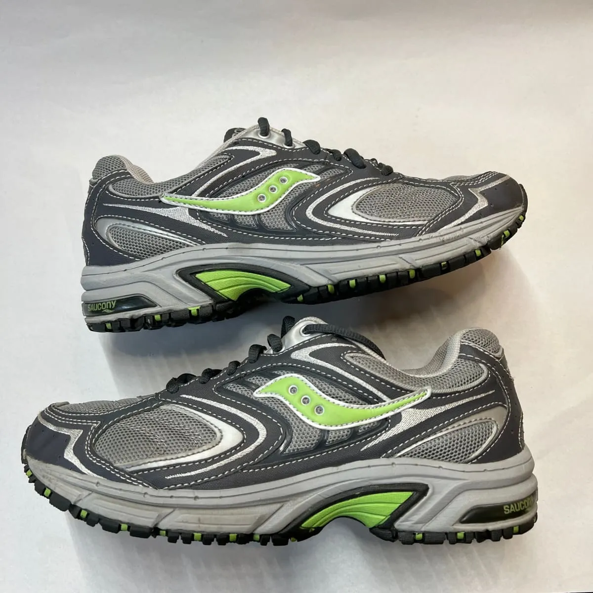 Women's Saucony Ridge TR-Original Trail Running Shoe - Gray/Green- Size 9M Preowned